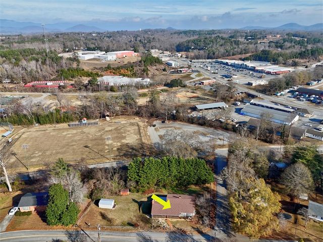 433 Pineview Drive, Pickens, SC 29671