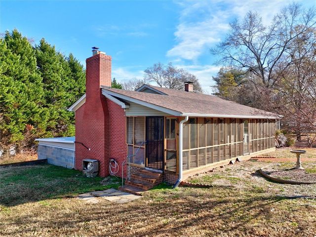 433 Pineview Drive, Pickens, SC 29671