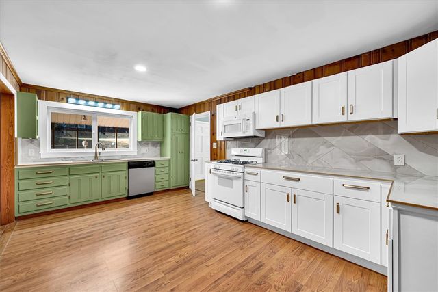 433 Pineview Drive, Pickens, SC 29671