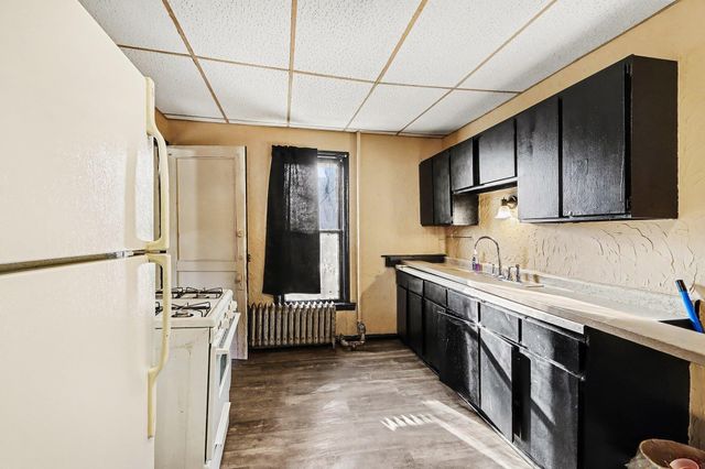 180 Calhoun Street, Battle Creek, MI 49017