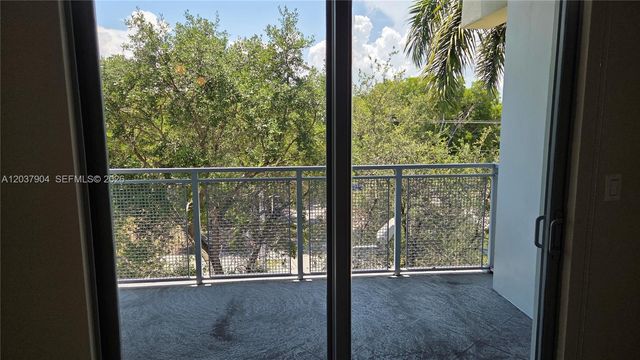 3001 SW 27th Ave L402, Miami, FL 33133