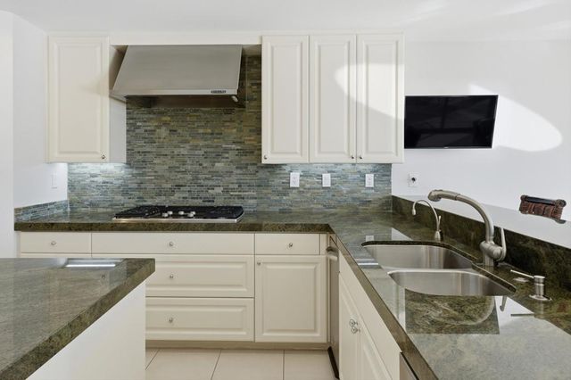 65 Mayfair Drive, Rancho Mirage, CA 92270