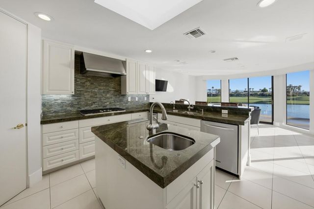 65 Mayfair Drive, Rancho Mirage, CA 92270