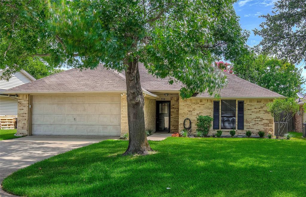 316 Bowie Street, Forney, TX 75126
