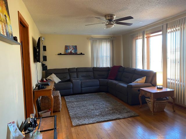 9820 Menard Avenue, Oak Lawn, IL 60453