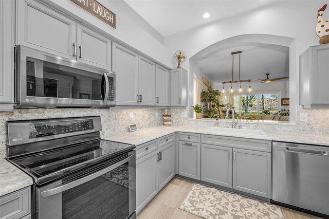 1527 WOODSTREAM DRIVE, Oldsmar, FL 34677