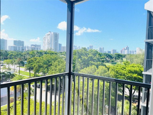 3301 N Country Club Dr 712, Aventura, FL 33180