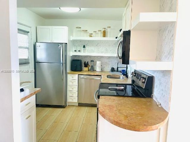 3301 N Country Club Dr 712, Aventura, FL 33180