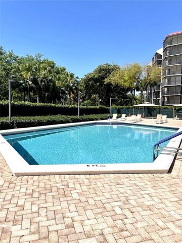 3301 N Country Club Dr 712, Aventura, FL 33180