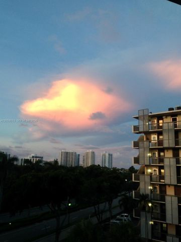 3301 N Country Club Dr 712, Aventura, FL 33180