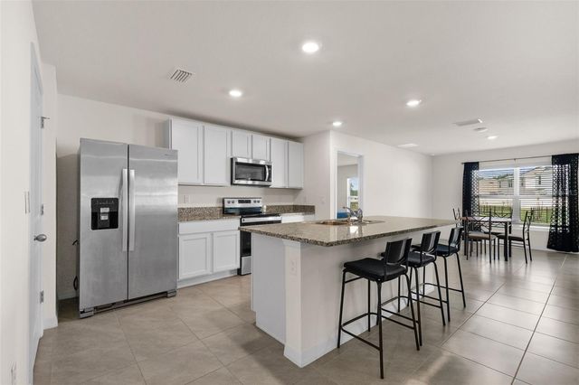 37207 SHARKS EYE LANE, Zephyrhills, FL 33541