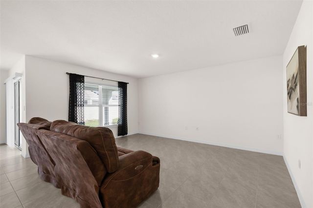 37207 SHARKS EYE LANE, Zephyrhills, FL 33541