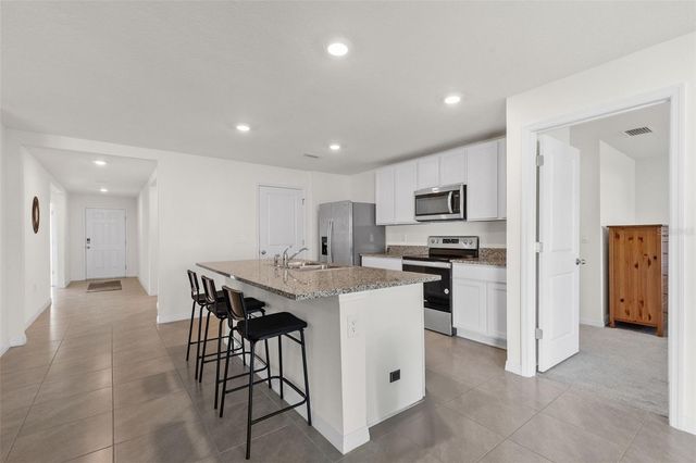 37207 SHARKS EYE LANE, Zephyrhills, FL 33541