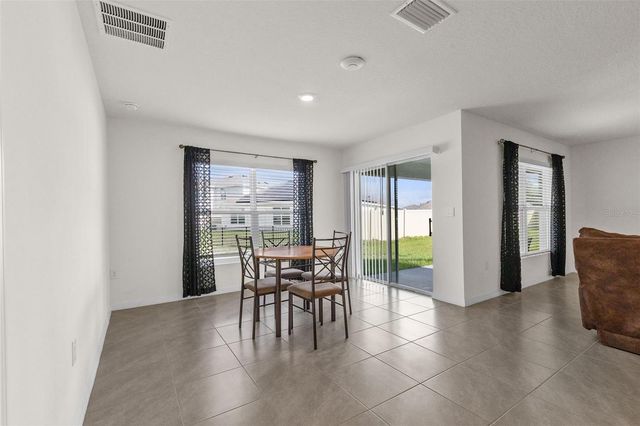 37207 SHARKS EYE LANE, Zephyrhills, FL 33541