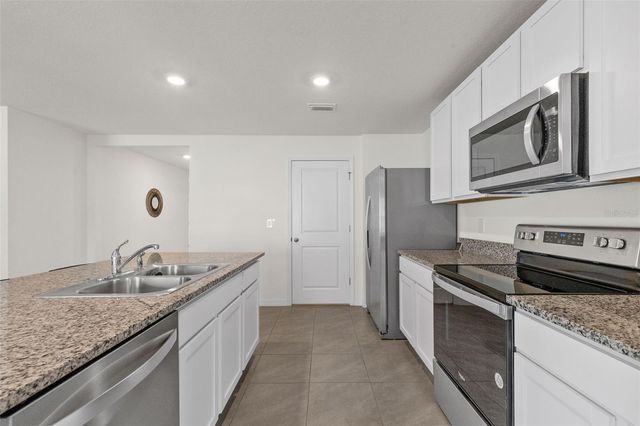 37207 SHARKS EYE LANE, Zephyrhills, FL 33541