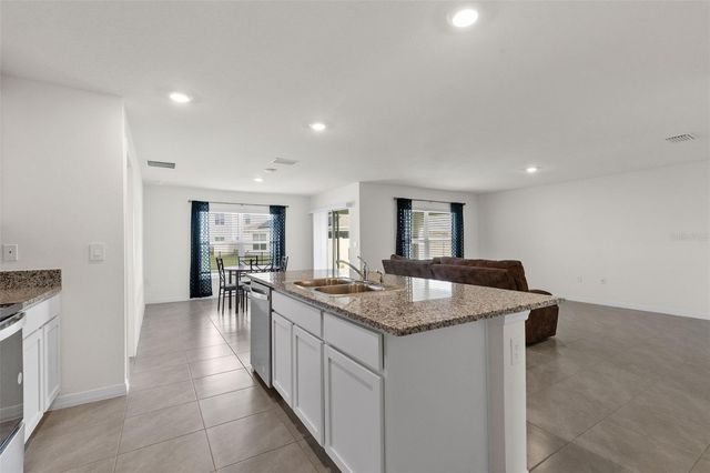 37207 SHARKS EYE LANE, Zephyrhills, FL 33541