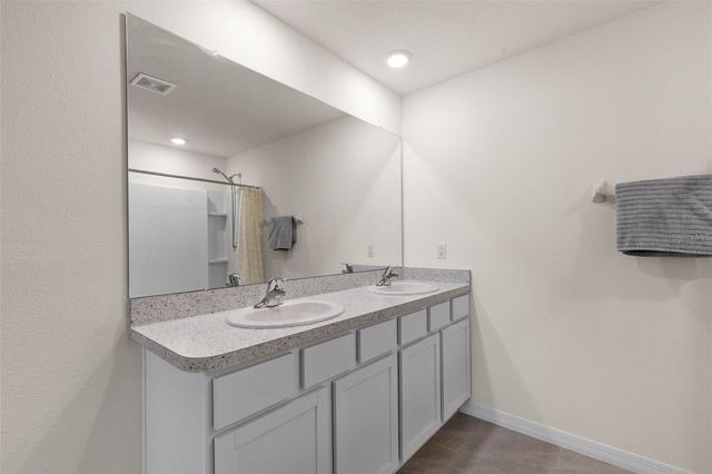 37207 SHARKS EYE LANE, Zephyrhills, FL 33541