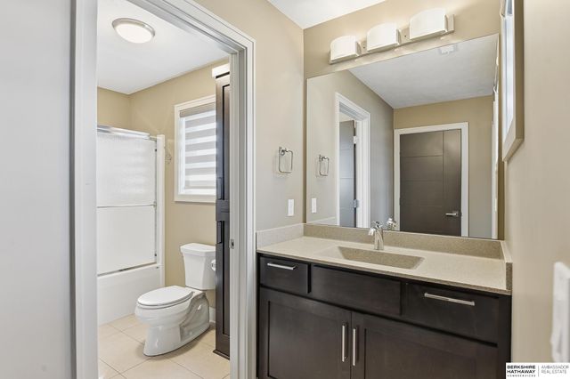 1901 S 220th Avenue, Elkhorn, NE 68022
