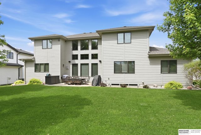 1901 S 220th Avenue, Elkhorn, NE 68022