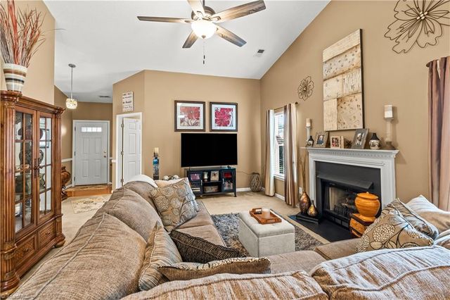 808 Chesapeake Lane, Archdale, NC 27263