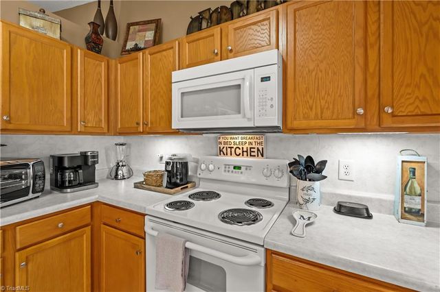 808 Chesapeake Lane, Archdale, NC 27263