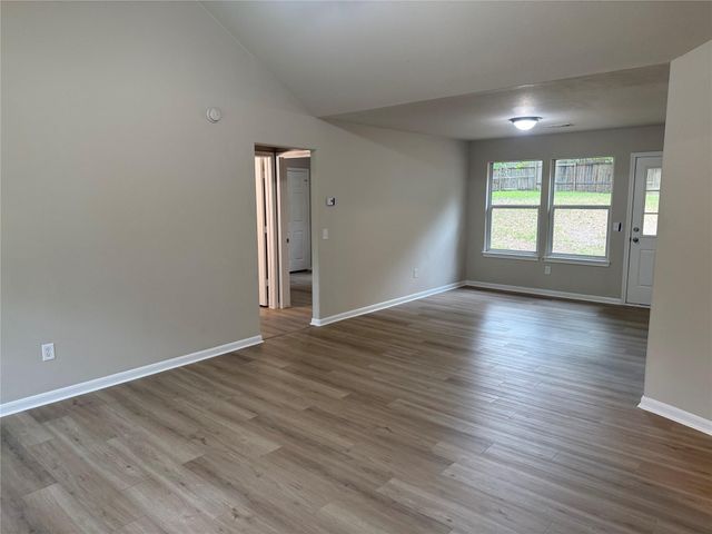 174 E Sunset Drive, Onalaska, TX 77360