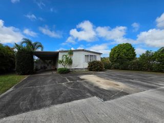 182 SE Riverbend Street, Stuart, FL 34997