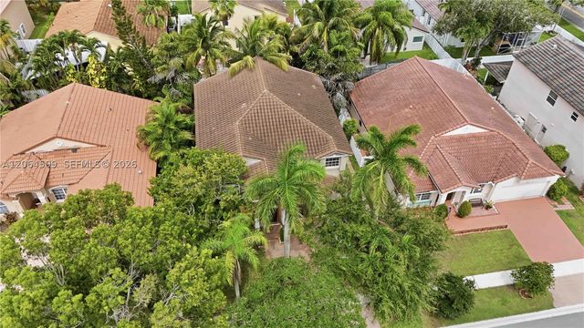 1040 NW 185th Ave, Pembroke Pines, FL 33029