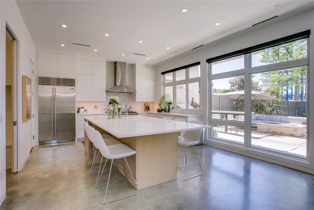 2215 Madera Street, Dallas, TX 75206