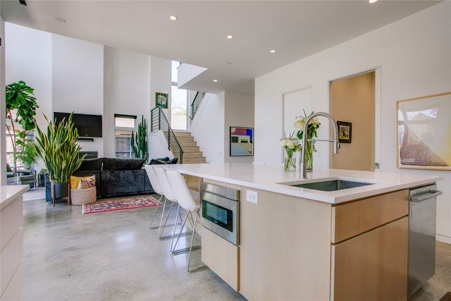 2215 Madera Street, Dallas, TX 75206