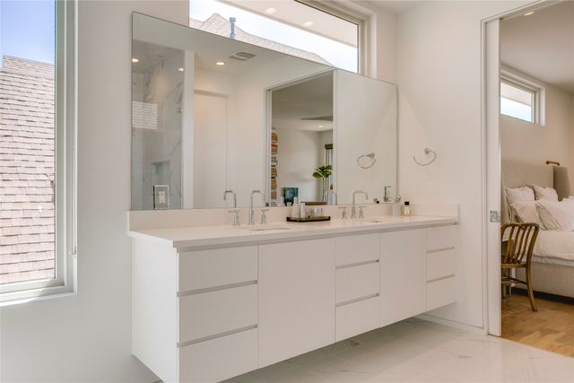 2215 Madera Street, Dallas, TX 75206