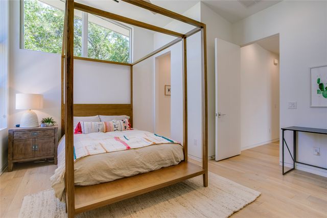 2215 Madera Street, Dallas, TX 75206