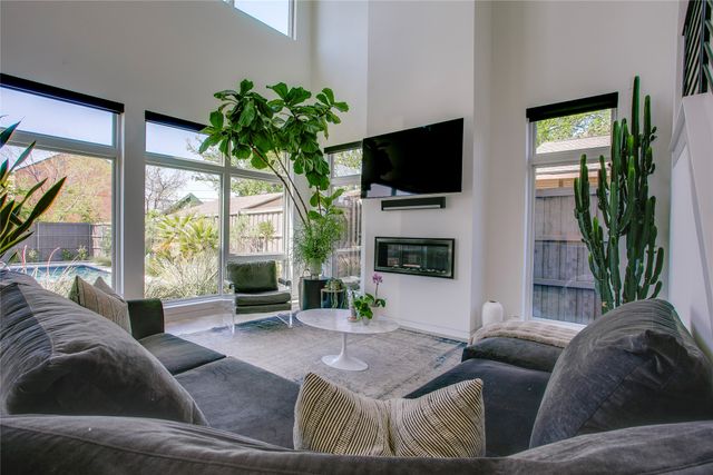 2215 Madera Street, Dallas, TX 75206