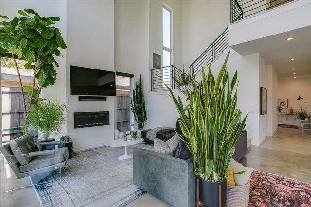 2215 Madera Street, Dallas, TX 75206