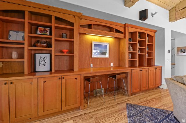 606 N LITTLE TREE CIR, Salt Lake City, UT 84108