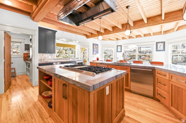 606 N LITTLE TREE CIR, Salt Lake City, UT 84108