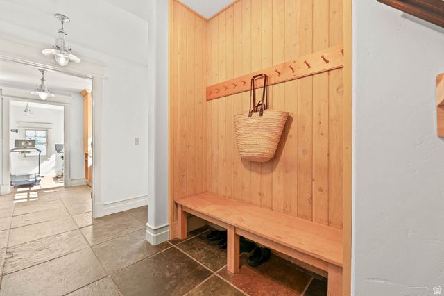 606 N LITTLE TREE CIR, Salt Lake City, UT 84108