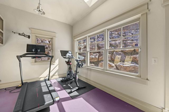 606 N LITTLE TREE CIR, Salt Lake City, UT 84108