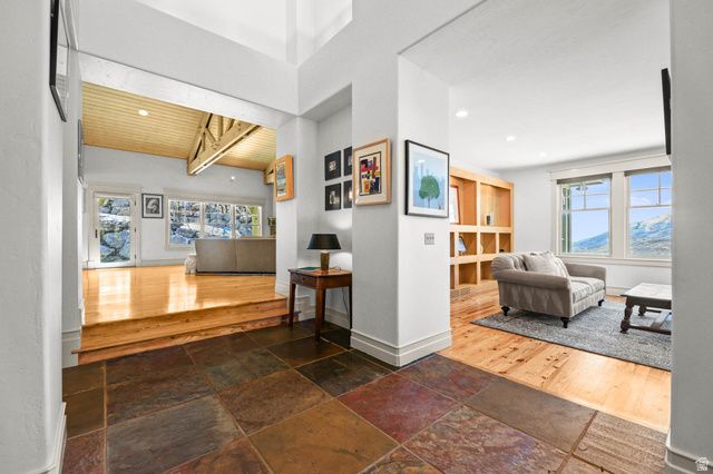 606 N LITTLE TREE CIR, Salt Lake City, UT 84108