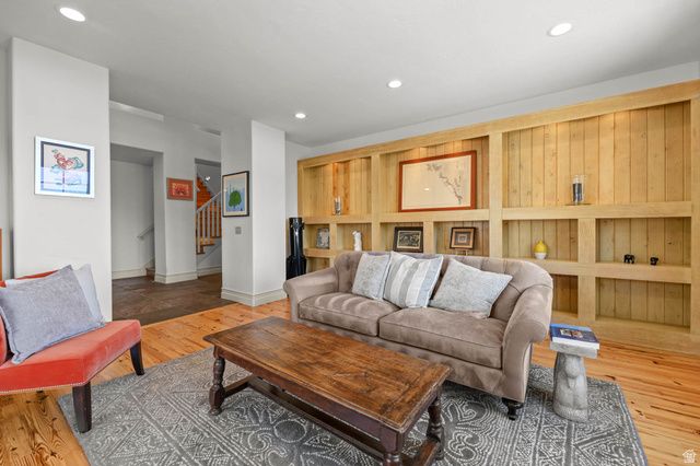 606 N LITTLE TREE CIR, Salt Lake City, UT 84108