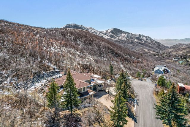 606 N LITTLE TREE CIR, Salt Lake City, UT 84108