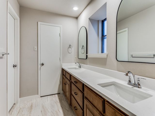 3425 Derby Circle, Bedford, TX 76021