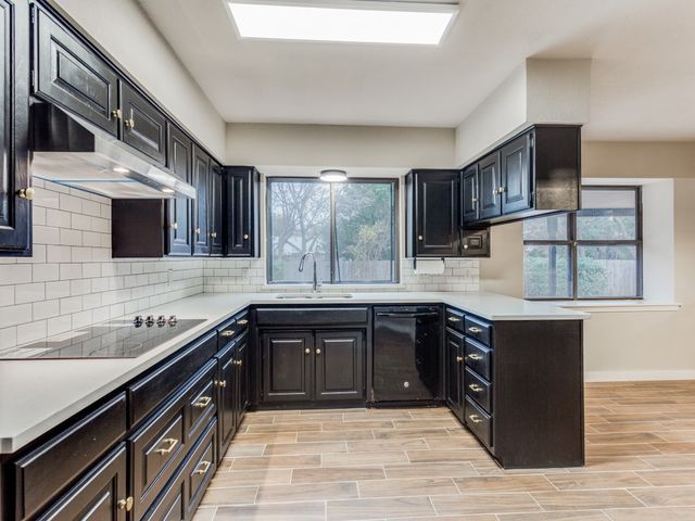 3425 Derby Circle, Bedford, TX 76021