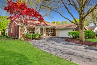 1407 N Douglas Avenue, Arlington Heights, IL 60004