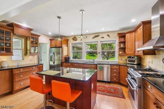 95 Yantacaw Brook Park, Montclair Twp., NJ 07043