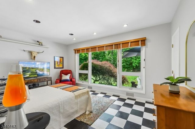 95 Yantacaw Brook Park, Montclair Twp., NJ 07043