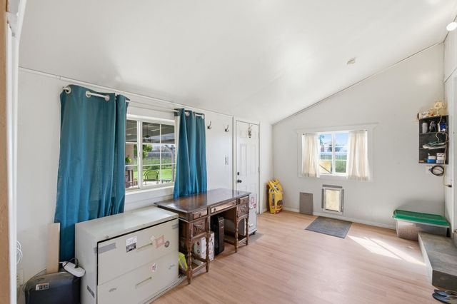 2120 S Kaweah Avenue, Exeter, CA 93221