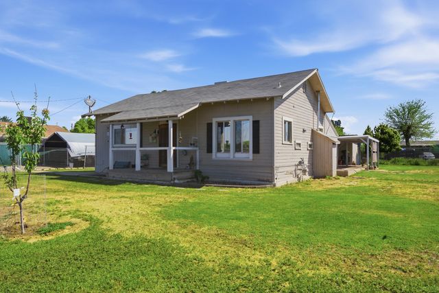 2120 S Kaweah Avenue, Exeter, CA 93221