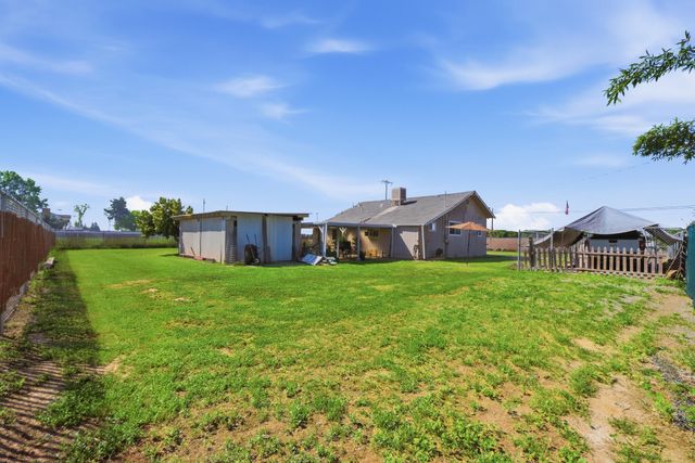 2120 S Kaweah Avenue, Exeter, CA 93221