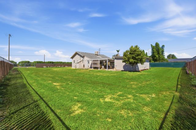 2120 S Kaweah Avenue, Exeter, CA 93221